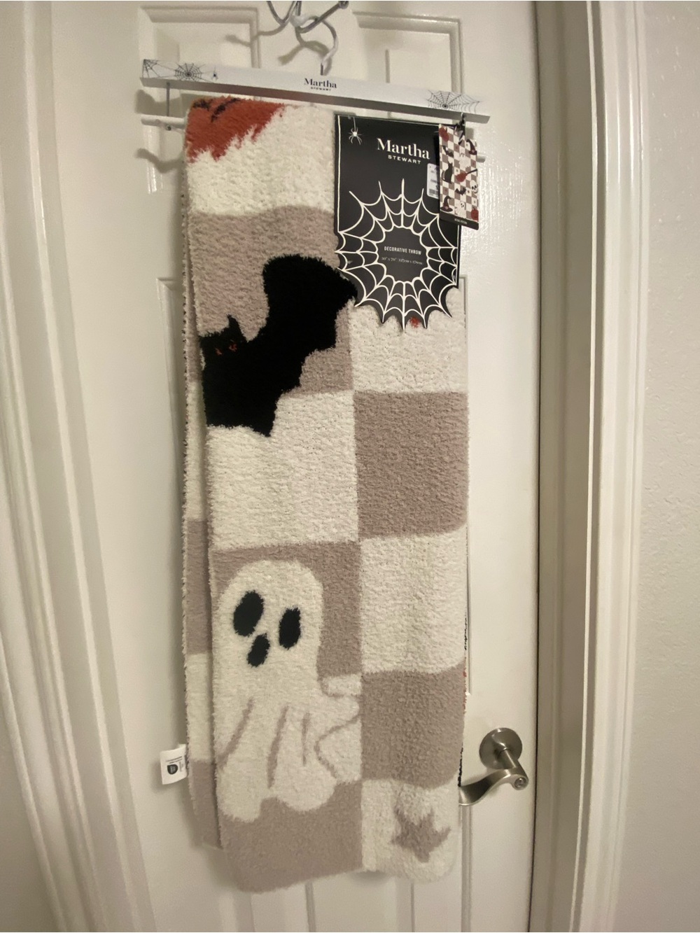 Martha Stewart Halloween Check Plush Throw blanket - Beige, White, Black, Orange